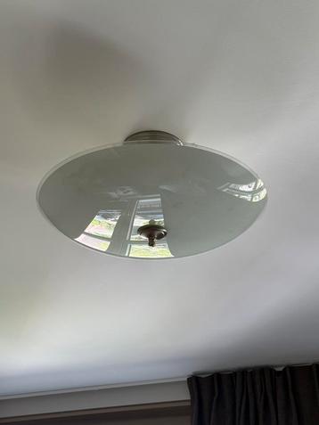 2x plafondlamp beschikbaar voor biedingen