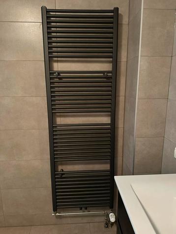 Designradiator Badkamer - Mat Zwart beschikbaar voor biedingen