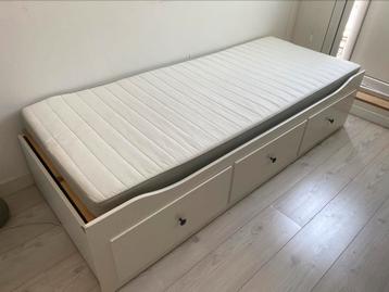 Hemnes bedbank bijna gratis beschikbaar voor biedingen