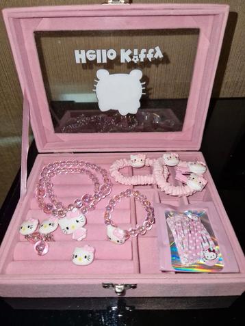 Hello Kitty sieradendoos met sieraden set beschikbaar voor biedingen