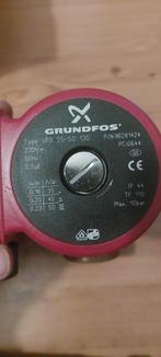 Grundfos UPS 25-50 130  circulatiepomp nieuw, Doe-het-zelf en Verbouw, Verwarming en Radiatoren, Nieuw, Ophalen