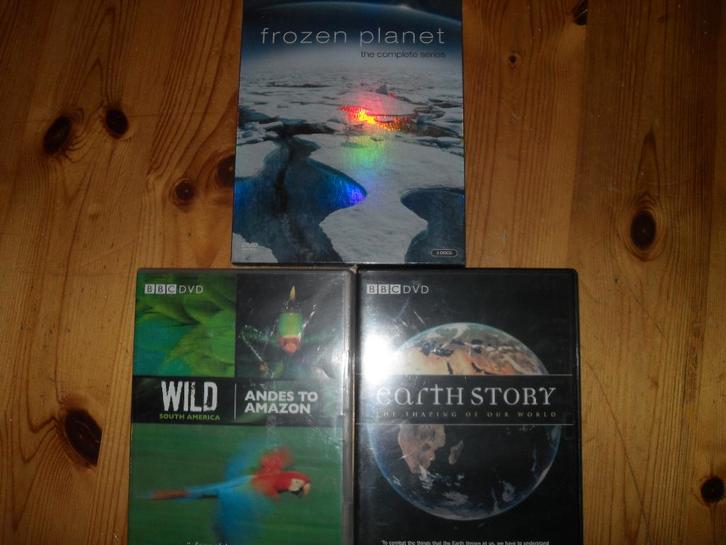 DVD'S BBC-EARTH STORY,WILD SOUTH AMERICA en FROZEN PLANET., Cd's en Dvd's, Dvd's | Documentaire en Educatief, Zo goed als nieuw