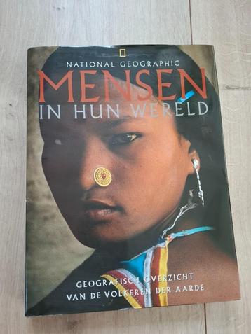 Mensen in hun wereld beschikbaar voor biedingen