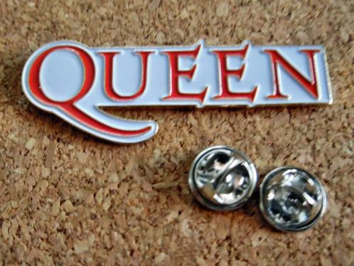 Queen  mooie   shaped pin badge speld n1, Verzamelen, Muziek, Artiesten en Beroemdheden, Nieuw, Overige typen, Verzenden