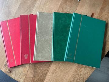 MEGA Partij Postzegels in 5 Albums | Bijna 2500 stuks! beschikbaar voor biedingen
