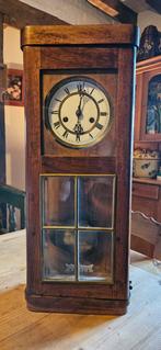 Antieke regulateur wandklok, Ophalen