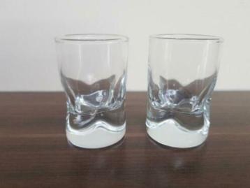 2 borrelglaasjes beschikbaar voor biedingen