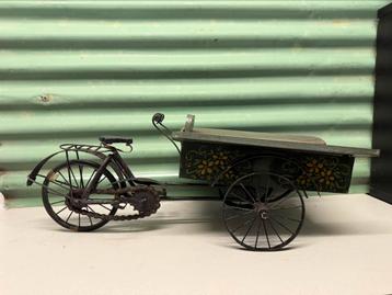 Miniatuur bakfiets beschikbaar voor biedingen