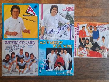 Diverse vinyl singles van  Arne Jansen & Les Cigales beschikbaar voor biedingen