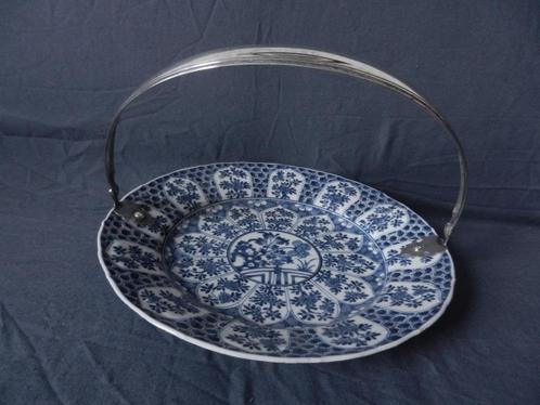 China porseleinen bord Kangxi d 27 met zilveren hengsel 1875, Antiek en Kunst, Antiek | Keramiek en Aardewerk, Ophalen of Verzenden
