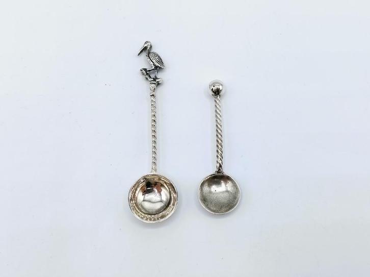 2 Zilveren zoutlepels, o.a. van Kempen, Voorschoten 19e eeuw, Antiek en Kunst, Antiek | Goud en Zilver, Zilver, Verzenden