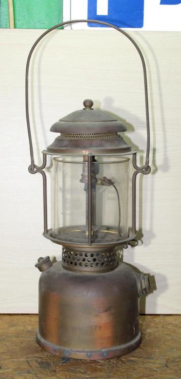 Summit petroleumlamp beschikbaar voor biedingen