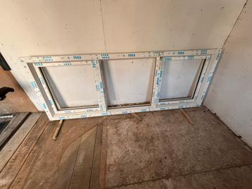 Kozijn met beglazing beschikbaar voor biedingen