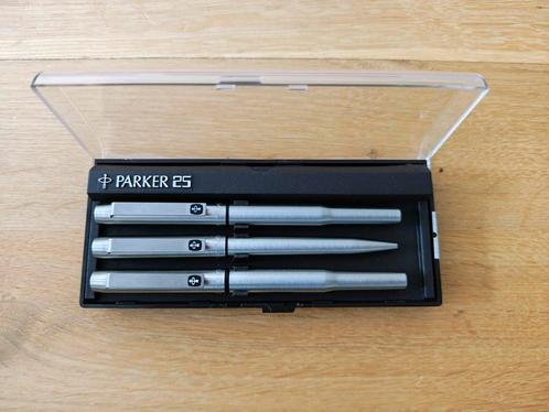 Parker 25 pennenset - vulpen, ballpoint & rollerball, Verzamelen, Pennenverzamelingen, Zo goed als nieuw, Pennenset, Parker, Met doosje