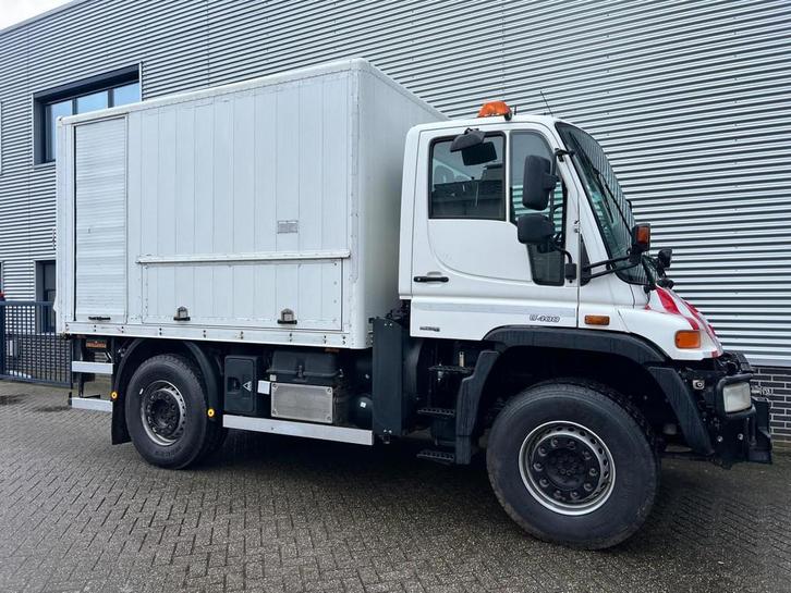 Unimog Mercedes-Benz UNIMOG U400 Laadbak Laadklep Ai, Auto's, Vrachtwagens, Bedrijf, Te koop, 4x4, ABS, Achteruitrijcamera, Airconditioning