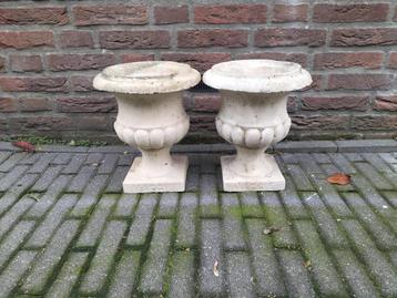 Twee Betonnen Medici Tuinvazen – Il Cupido “Maggie” beschikbaar voor biedingen