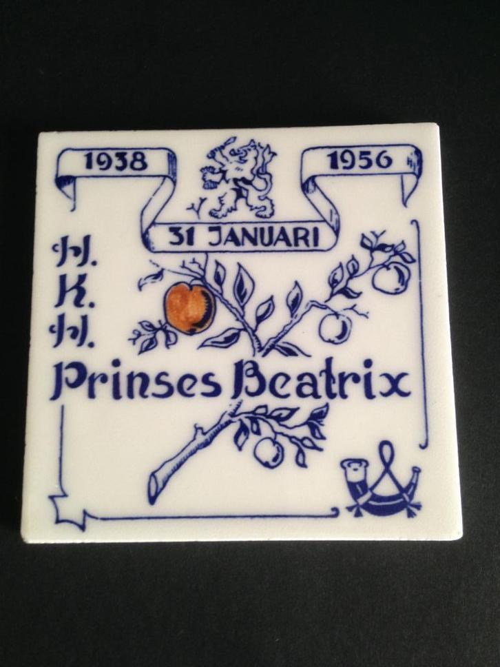 Tegel 1938 31 Januari 1956 H K H Prinses Beatrix, Verzamelen, Koninklijk Huis en Royalty, Gebruikt, Overige typen, Nederland, Ophalen of Verzenden