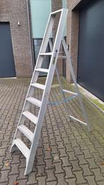 Solide Bordes trap / ladder 6 treden Sta hoogte 150cm, Ophalen, Zo goed als nieuw, Info@solide.com., Solide NV Senatorlaan 12 3201 Aarschot.