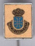 Sittardia papier op alu voetbalclub speldje ( Y_038 ), Verzenden, Zo goed als nieuw, Sport, Speldje of Pin