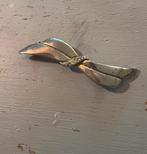 Vintage vergulde broche strass strikje costume jewelry speld, Sieraden, Tassen en Uiterlijk, Antieke sieraden, Ophalen of Verzenden