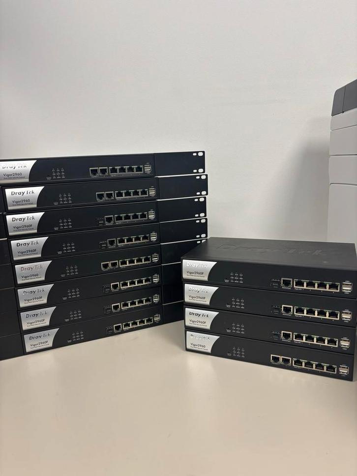 Draytek Vigor2960 Firewall, Computers en Software, Routers en Modems, Gebruikt, Ophalen of Verzenden