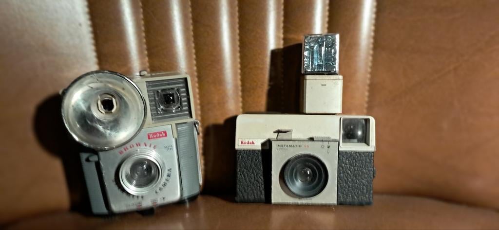 2 oude camera's, Audio, Tv en Foto, Fotocamera's Analoog, Ophalen of Verzenden, Compact, Kodak