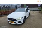 Mercedes-Benz A 200 Premium Plus EDITION AMG PANO SFEER VOL!, Auto's, Voorwielaandrijving, Gebruikt, Euro 6, Leder