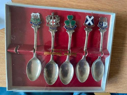 Souvenir Theelepeltjes VK - Queen Elizabeth & Landen, Antiek en Kunst, Antiek | Bestek, Ophalen of Verzenden
