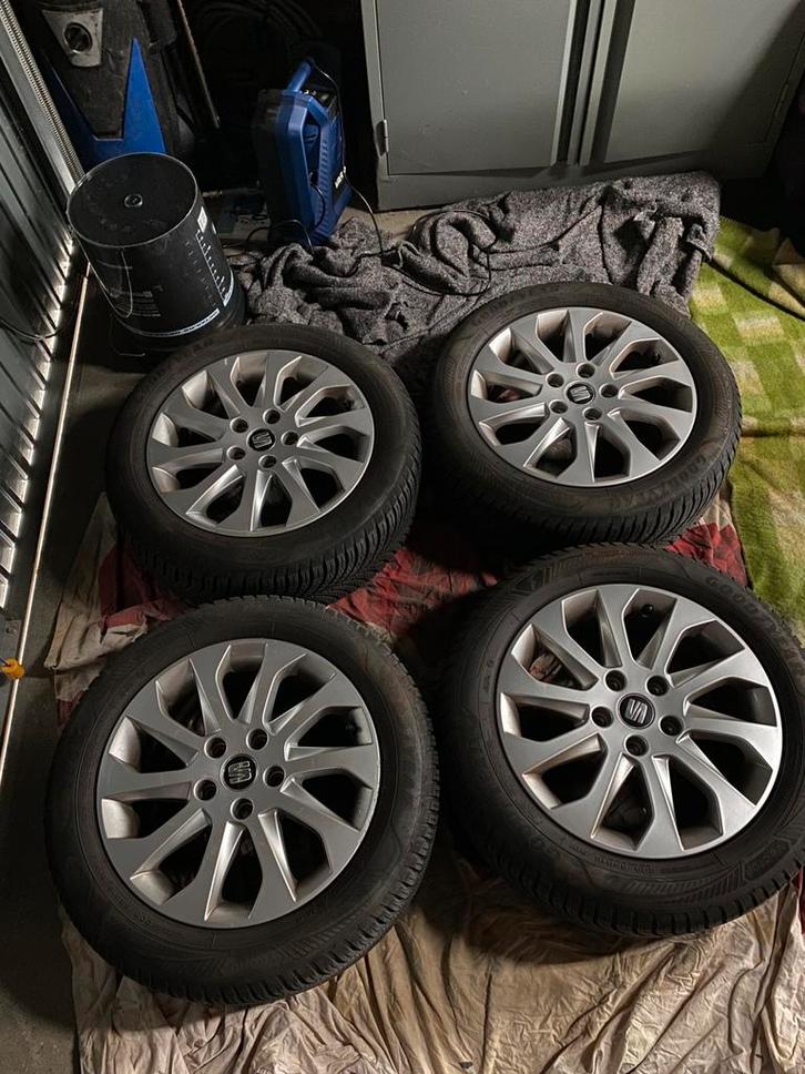 Licht metalen velgen met all season banden Seat Leon 5f, Auto-onderdelen, Banden en Velgen, Banden en Velgen, All Season, 16 inch