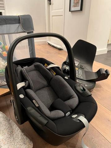 Maxi-Cosi Pebble 360 Isofix + familyfix 360 base beschikbaar voor biedingen