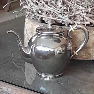 Antieke Zilveren Theepot beschikbaar voor biedingen