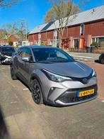 Toyota C-HR 1.8 Hybrid - Garantie - Dealer onderhoud - NAP, Stof, 4 cilinders, SUV of Terreinwagen, 1395 kg