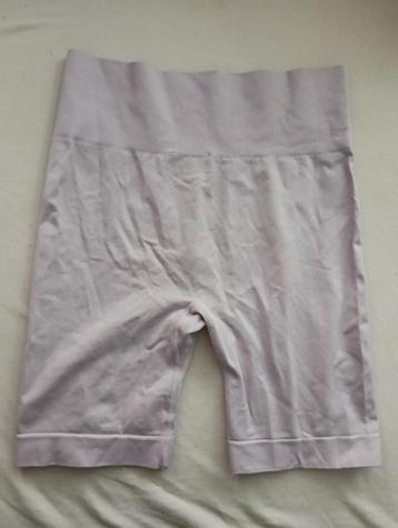 korte broek dames\ beschikbaar voor biedingen