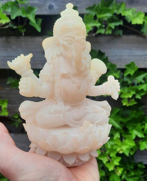Prachtig Ganesha Beeldje van Geperst Sneeuwkwarts, Verzamelen, Mineralen en Fossielen, Mineraal, Ophalen of Verzenden