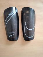 Voetbal scheenbeschermers nike, Ophalen, Zo goed als nieuw
