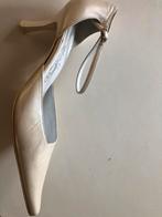 Te koop: bruidsschoenen, offwhite, maat 37, zgan, Ophalen of Verzenden, Zo goed als nieuw, Wit, Sneakers of Gympen