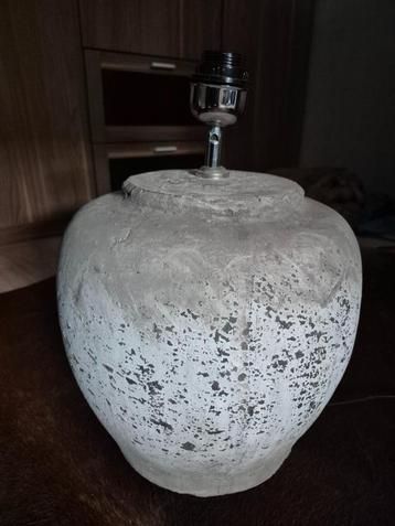 Te koop: Lamp (voet) beschikbaar voor biedingen