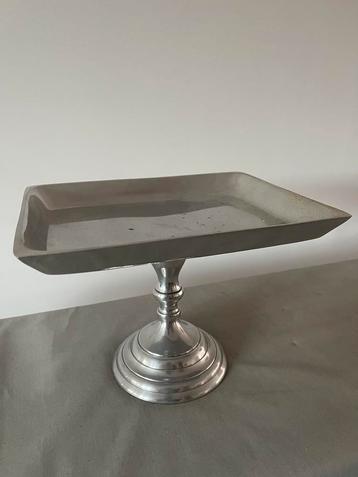 Serveerschaal op poot aluminium 19 cm hoog beschikbaar voor biedingen