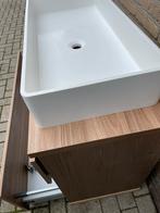 Badmeubel walnoot met solid surface wastafel, Huis en Inrichting, Gebruikt, 100 tot 150 cm, Ophalen of Verzenden, Minder dan 100 cm