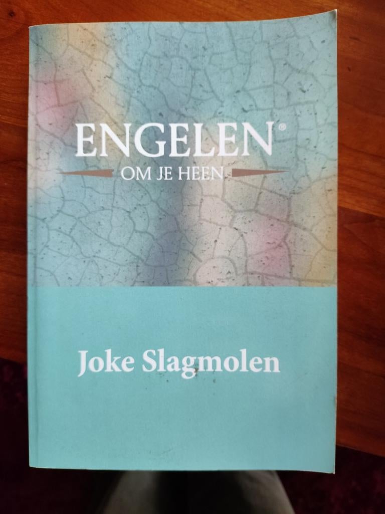 Joke Slagmolen - Engelen om je heen, Boeken, Esoterie en Spiritualiteit, Zo goed als nieuw, Achtergrond en Informatie, Spiritualiteit algemeen