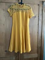 Jurk okergeel met kant, Kleding | Dames, Jurken, Maat 38/40 (M), Geel, Nieuw, Ophalen of Verzenden