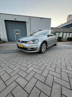 Volkswagen Golf 1.0 TSI 2017 Grijs carplay, nieuw banden apk, Voorwielaandrijving, Stof, 610 kg, Origineel Nederlands