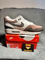 Nike Air Max 1 size?  - Maat 44 -  nieuw!, Kleding | Heren, Schoenen, Ophalen of Verzenden, Zo goed als nieuw, Bruin, Sneakers of Gympen