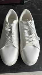 Pull & Bear witte heren sneakers maat 44 z.g.a.n., Ophalen of Verzenden, Zo goed als nieuw, Wit