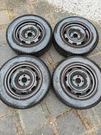 Vredestein winterbanden 195/65 R15 op stalen velgen + sneeuw, Auto diversen, Ophalen of Verzenden