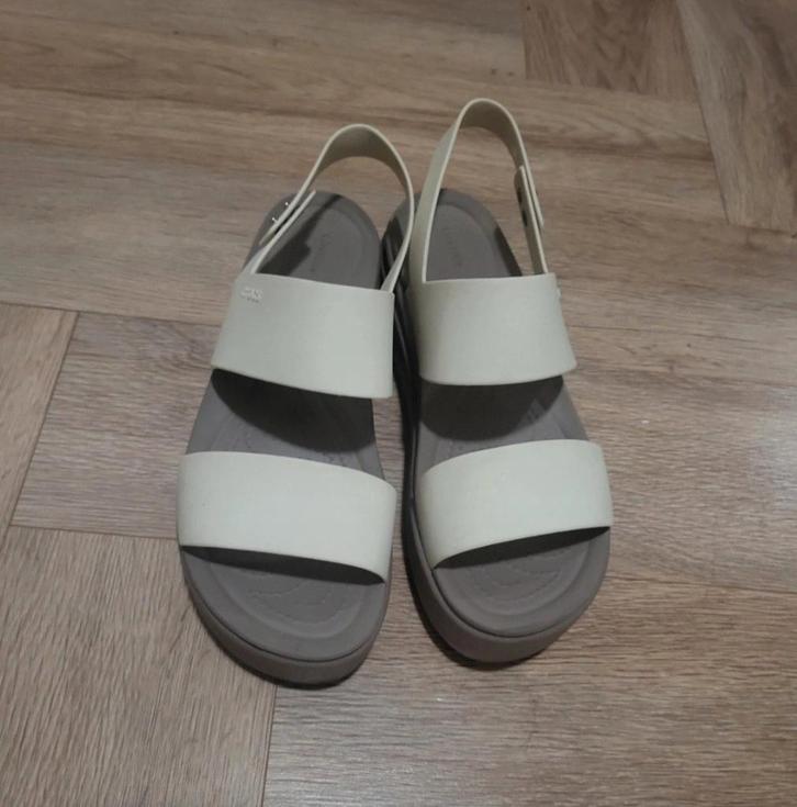 Crocs sandalen Brooklyn - Maat W9 (valt als 38), Kleding | Dames, Schoenen, Verzenden