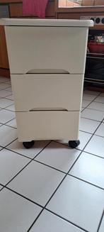 Wit kastje 3 lades op rolletjes, Huis en Inrichting, Kasten | Ladekasten, Zo goed als nieuw, Minder dan 100 cm, 25 tot 50 cm, 50 tot 100 cm