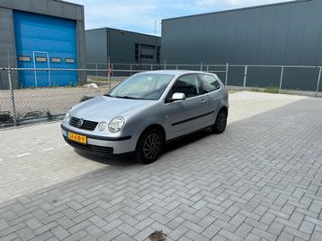 Volkswagen polo 2003 Grijs beschikbaar voor biedingen