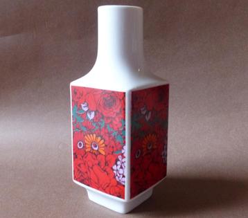 Wunsiedel Bavaria vintage vaas porselein jaren '70 rood wit beschikbaar voor biedingen