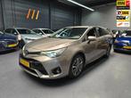 Toyota Avensis Touring Sports 1.8 VVT-i Pro LED CAMERA NAVI, Voorwielaandrijving, 65 €/maand, 4 cilinders, Bruin